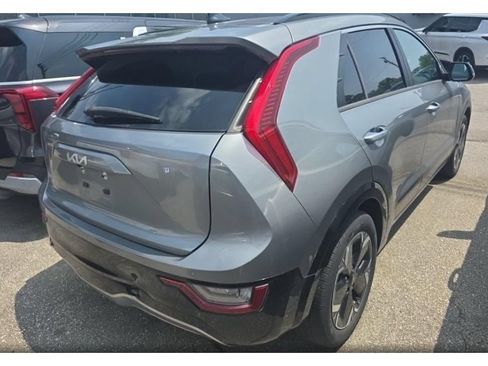 Used 2023 Kia Niro Wave w/ Wave Preserve Package FWD image 3