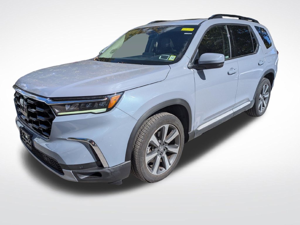 Used 2025 Honda Pilot Touring image 7