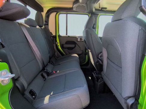 New 2025 Jeep Gladiator Sport image 28