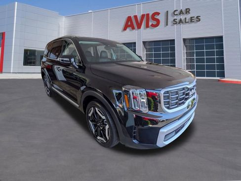 Used 2025 Kia Telluride S image 3
