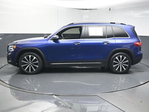 Used 2021 Mercedes-Benz GLB 250 w/ Premium Package image 5