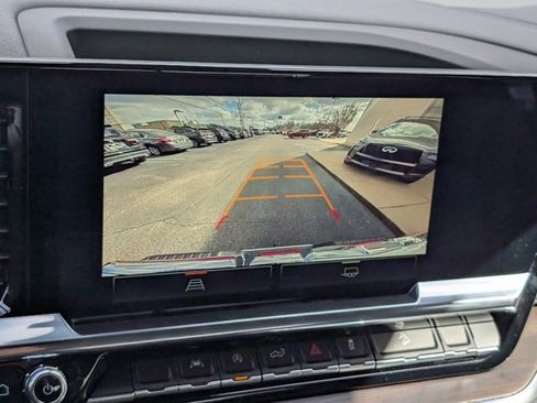 Used 2024 GMC Sierra 1500 SLT w/ SLT Convenience Package image 17