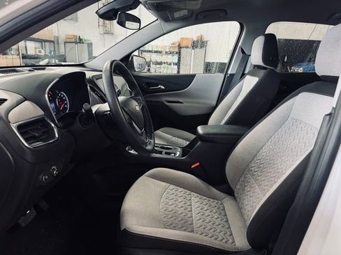 Used 2023 Chevrolet Equinox LT w/ Driver Convenience Package image 17