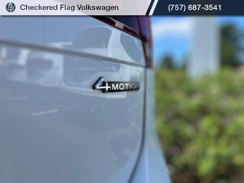 Used 2022 Volkswagen Tiguan SEL R-Line AWD/4WD image 10