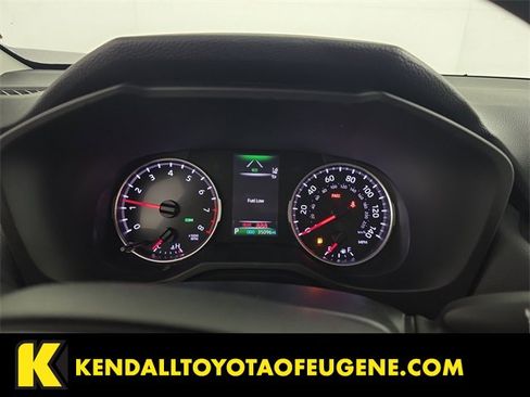 Used 2022 Toyota RAV4 LE image 11