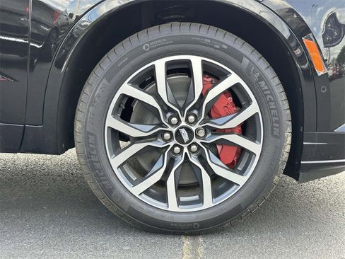 New 2025 Cadillac XT6 Sport w/ Technology Package image 7