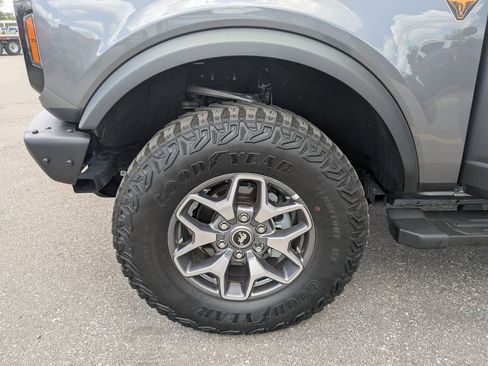 Used 2025 Ford Bronco Badlands image 34