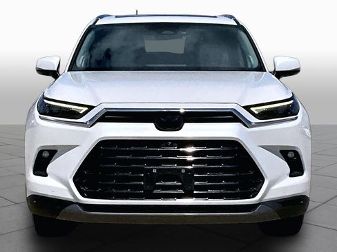 Used 2024 Toyota Grand Highlander AWD image 4