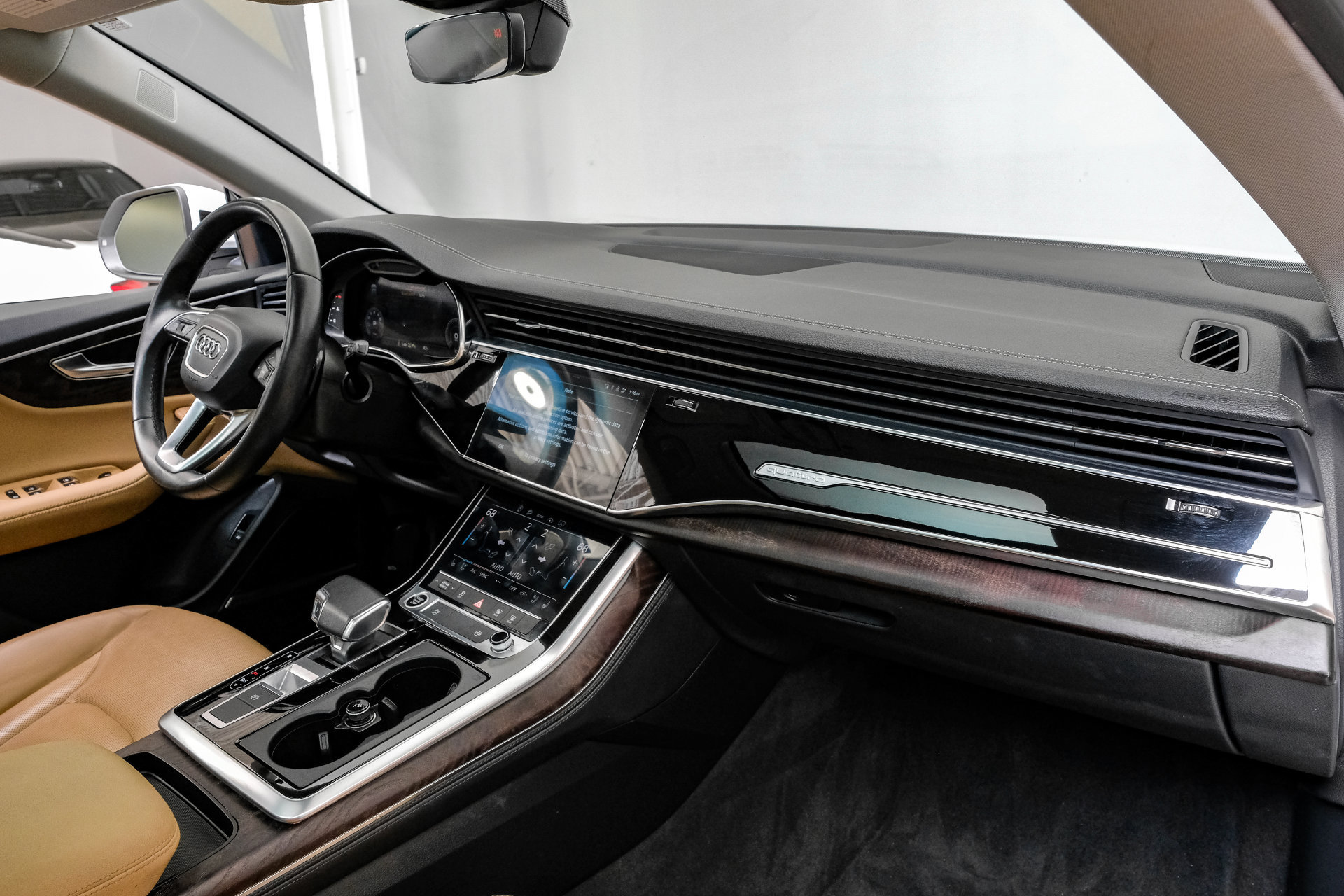 Used 2023 Audi Q8 Premium Plus w/ Premium Plus Package AWD/4WD image 17
