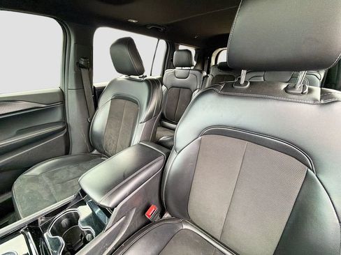 Used 2023 Jeep Grand Cherokee L Laredo AWD/4WD image 12
