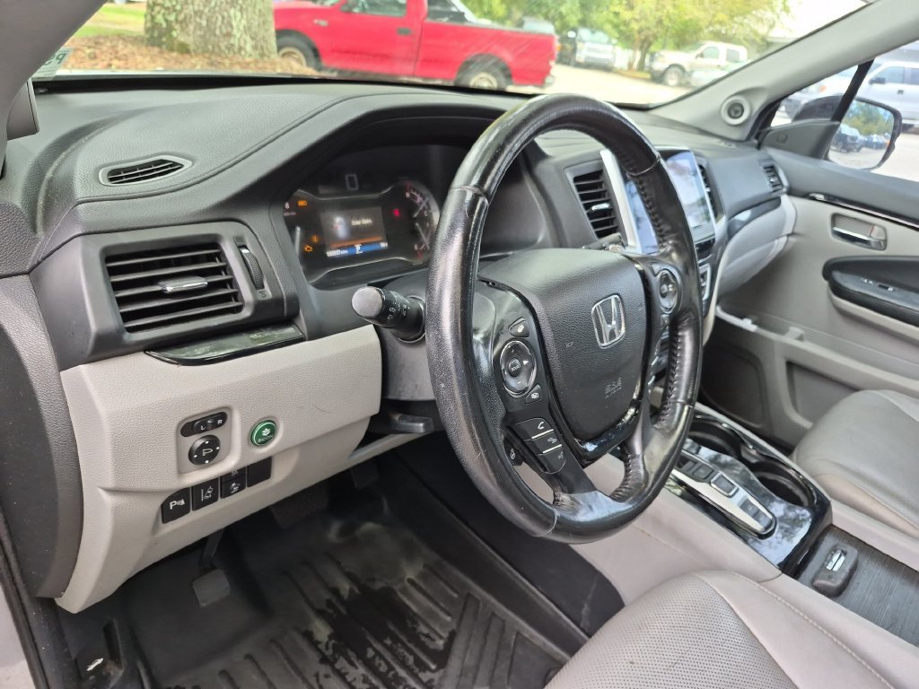 Used 2016 Honda Pilot Elite image 37