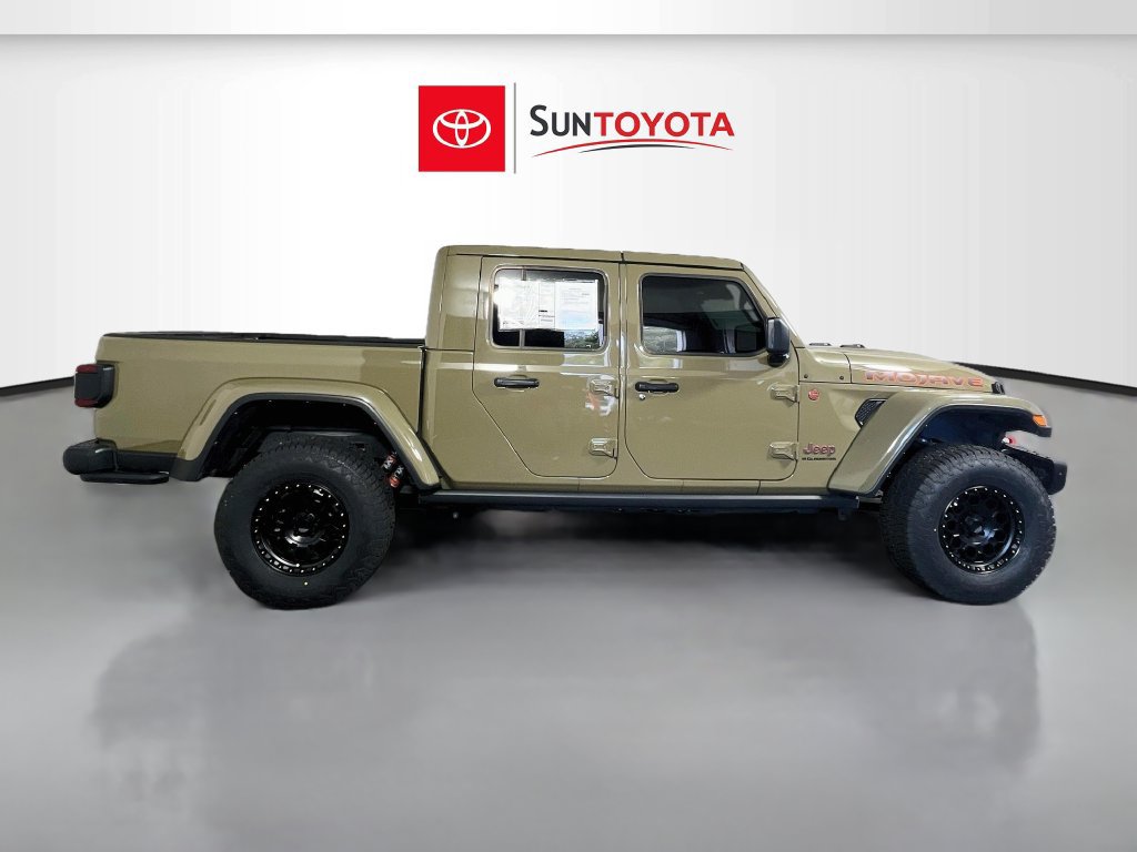 Used 2025 Jeep Gladiator Mojave AWD/4WD image 2