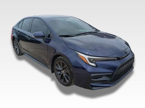 Used 2023 Toyota Corolla SE FWD image 2