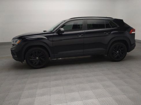 Used 2022 Volkswagen Atlas Cross Sport SE FWD image 2