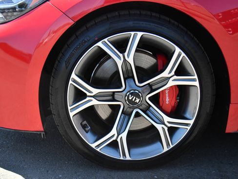 Used 2019 Kia Stinger GT1 RWD image 12