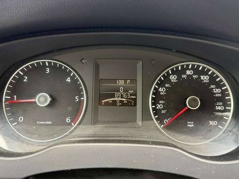Used 2013 Volkswagen Jetta TDI FWD image 34