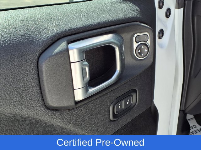 Certified 2025 Jeep Wrangler Unlimited Sahara AWD/4WD image 4
