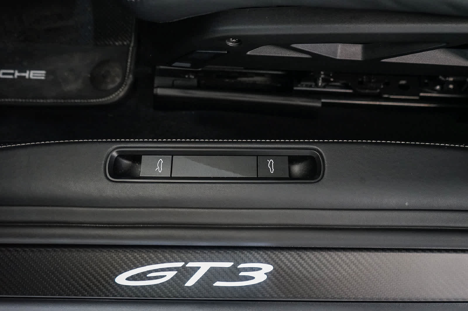 Certified 2025 Porsche 911 GT3 RWD image 25