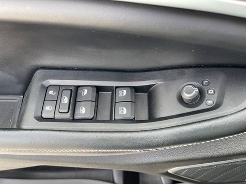 Used 2023 Jeep Grand Cherokee 4WD 4xe image 30