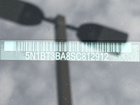 Used 2025 Nissan Rogue SV image 31