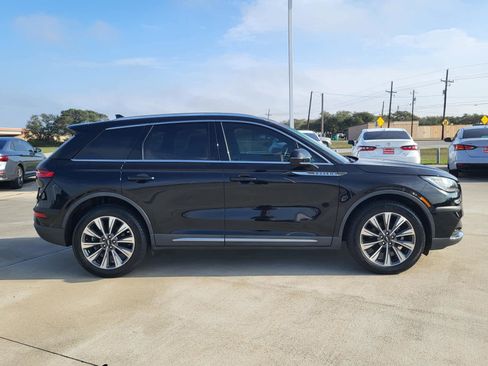 Used 2020 Lincoln Corsair Reserve w/ Rear Removable Package Tray image 6