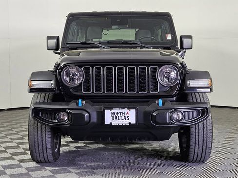 Used 2024 Jeep Wrangler Unlimited w/ Convenience Group image 2