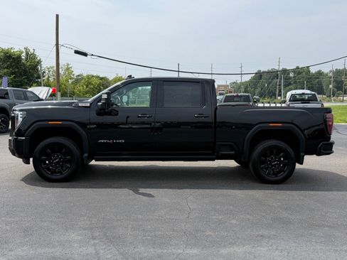 Used 2024 GMC Sierra 2500 AT4 w/ AT4 Premium Plus Package AWD/4WD image 5