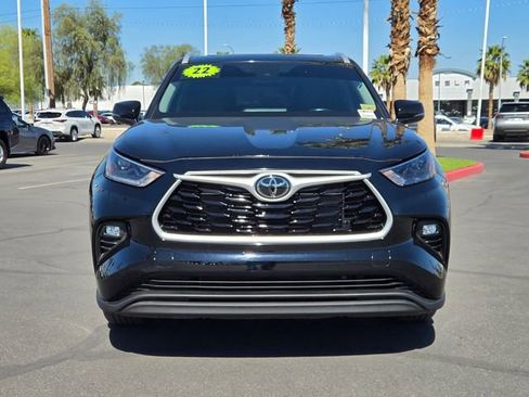 Used 2022 Toyota Highlander XLE image 8