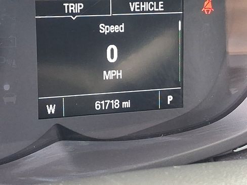 Used 2020 Chevrolet Trax LT w/ LT Convenience Package AWD/4WD image 19