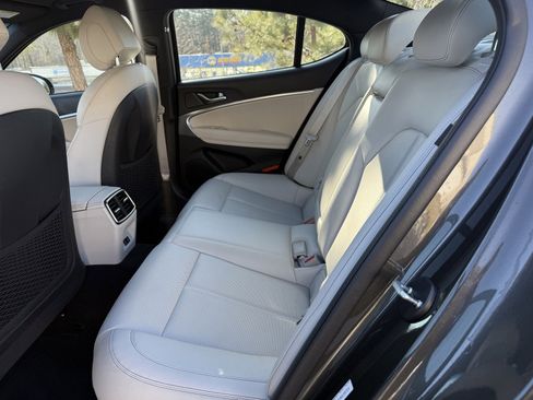 Used 2025 Genesis G70 2.5T image 38