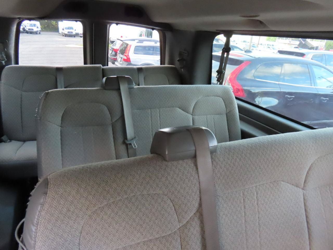 Used 2015 Chevrolet Express 3500 LS RWD image 23