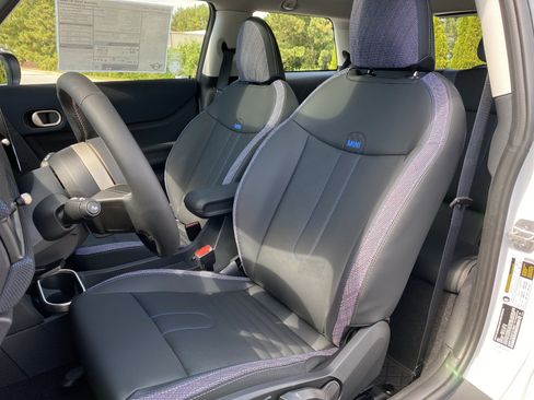 Used 2026 MINI Cooper 2-Door Hardtop FWD image 7