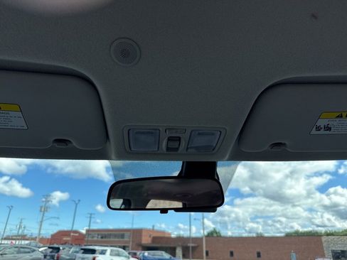 Certified 2023 Hyundai Venue SEL image 18