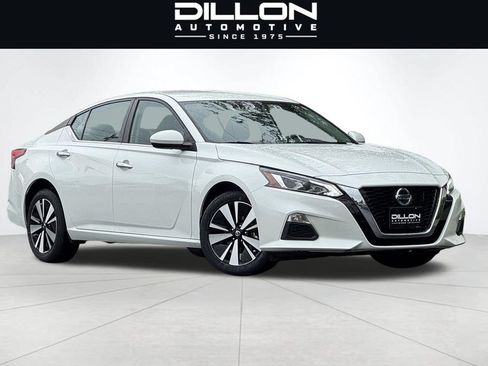Used 2022 Nissan Altima 2.5 SV AWD/4WD image 1