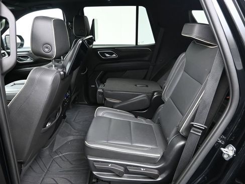 Used 2023 Chevrolet Tahoe Premier AWD/4WD image 32