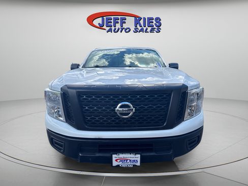 Used 2018 Nissan Titan S AWD/4WD image 2