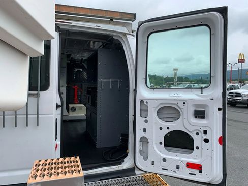 Used 2013 Ford E-350 and Econoline 350 Super Duty image 33