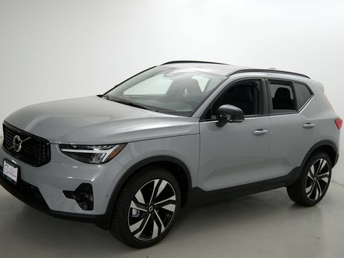 New 2026 Volvo XC40 B5 Plus w/ Protection Package Premier AWD/4WD image 6