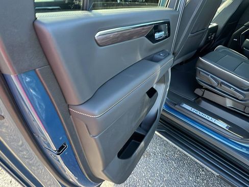 New 2026 Chevrolet Suburban Premier w/ Sun And Tow Package AWD/4WD image 17