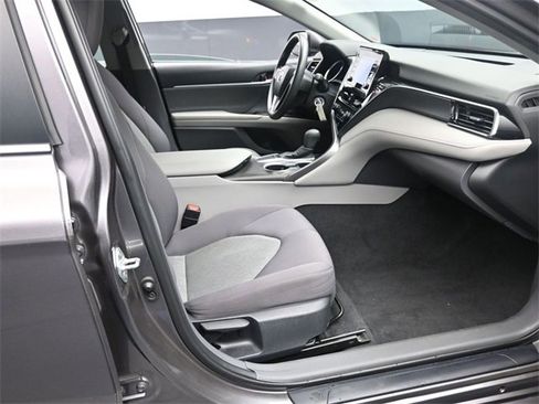 Used 2024 Toyota Camry LE image 25