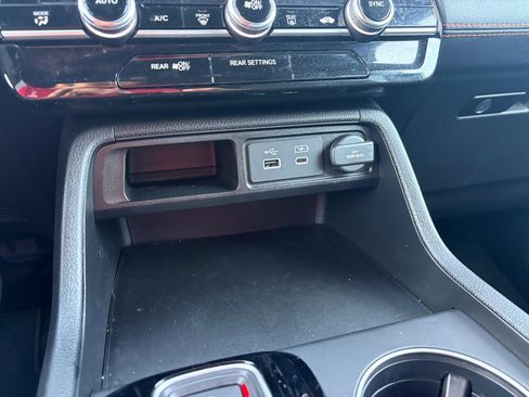 Certified 2025 Honda Pilot Sport image 21