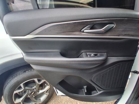 Used 2023 Jeep Grand Cherokee Limited w/ Black Appearance Package image 18