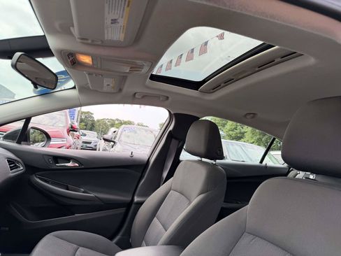 Used 2016 Chevrolet Cruze LT w/ Sun And Sound Package FWD image 9
