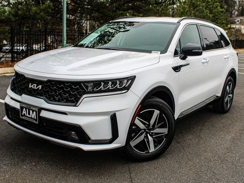 Used 2023 Kia Sorento EX FWD image 1