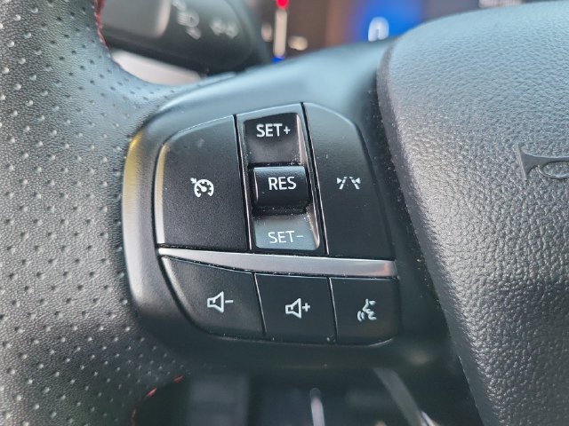 Certified 2025 Ford Escape ST-Line FWD image 6