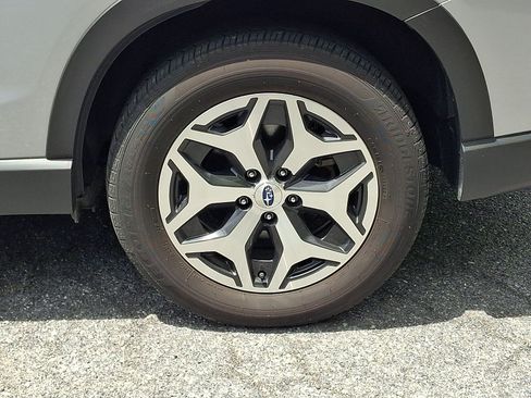 Certified 2023 Subaru Forester Premium AWD/4WD image 8