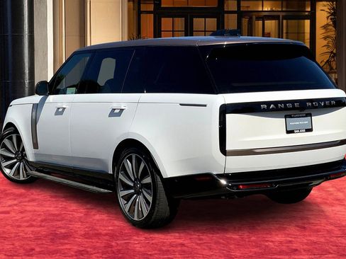 New 2025 Land Rover Range Rover SV image 4