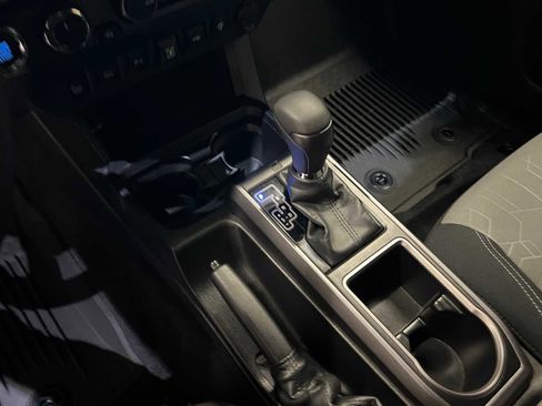 Certified 2023 Toyota Tacoma TRD Off-Road image 18