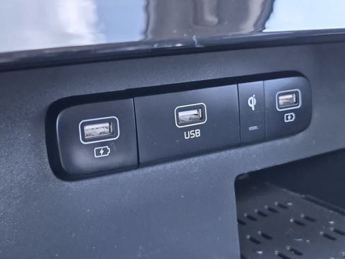 Used 2024 Kia Carnival SX Prestige FWD image 33