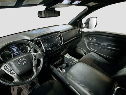 Used 2018 Nissan Titan SV w/ SV Convenience Package AWD/4WD image 24
